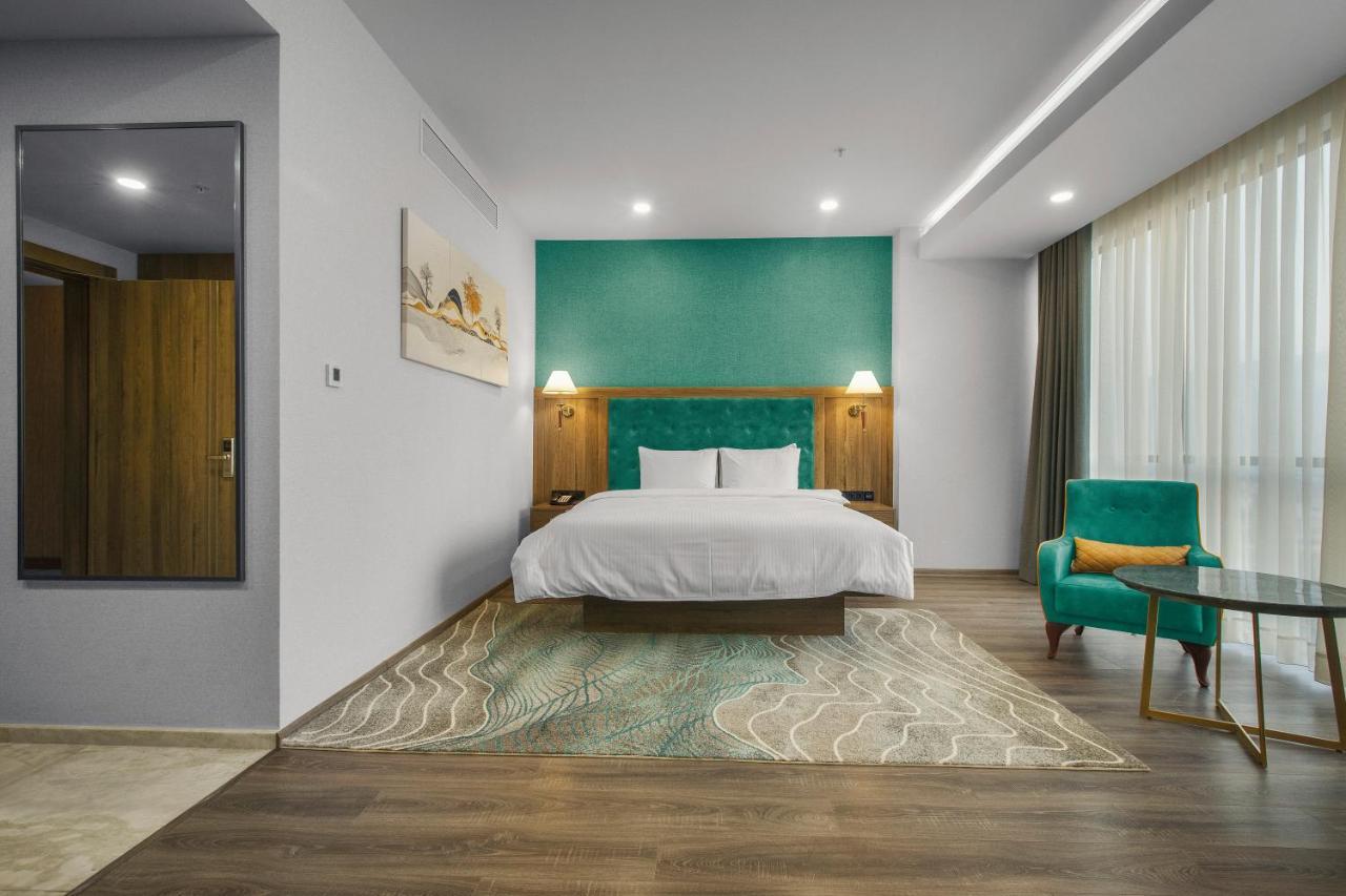 Royal Tulip Hotel & Casino, Tbilisi Eksteriør bilde